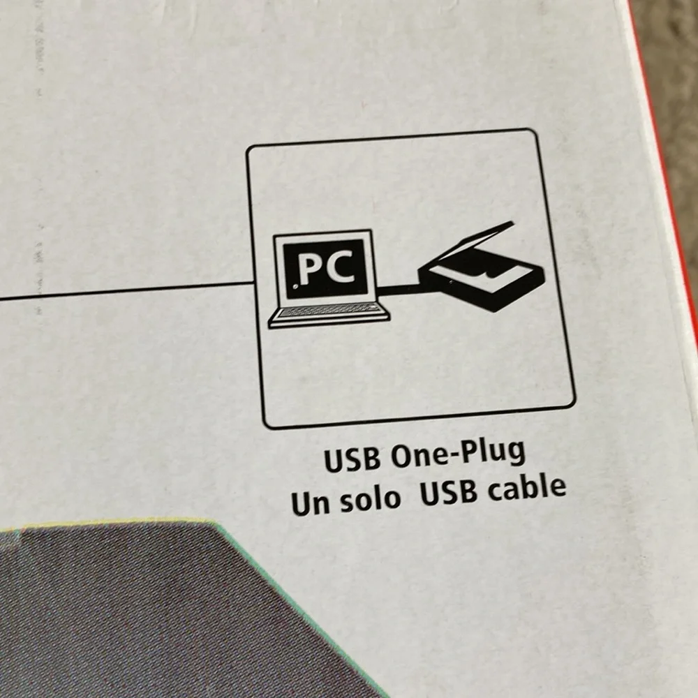 CANON CanoScan LiDE 210 with box